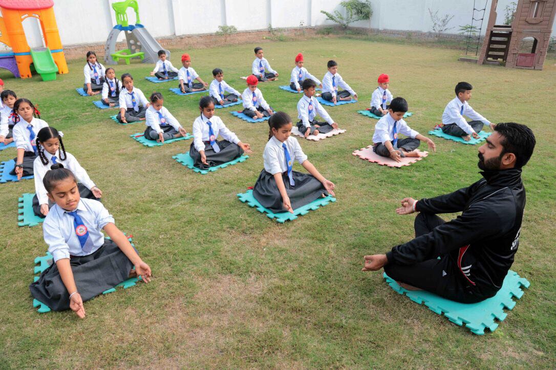 YOGA (2)